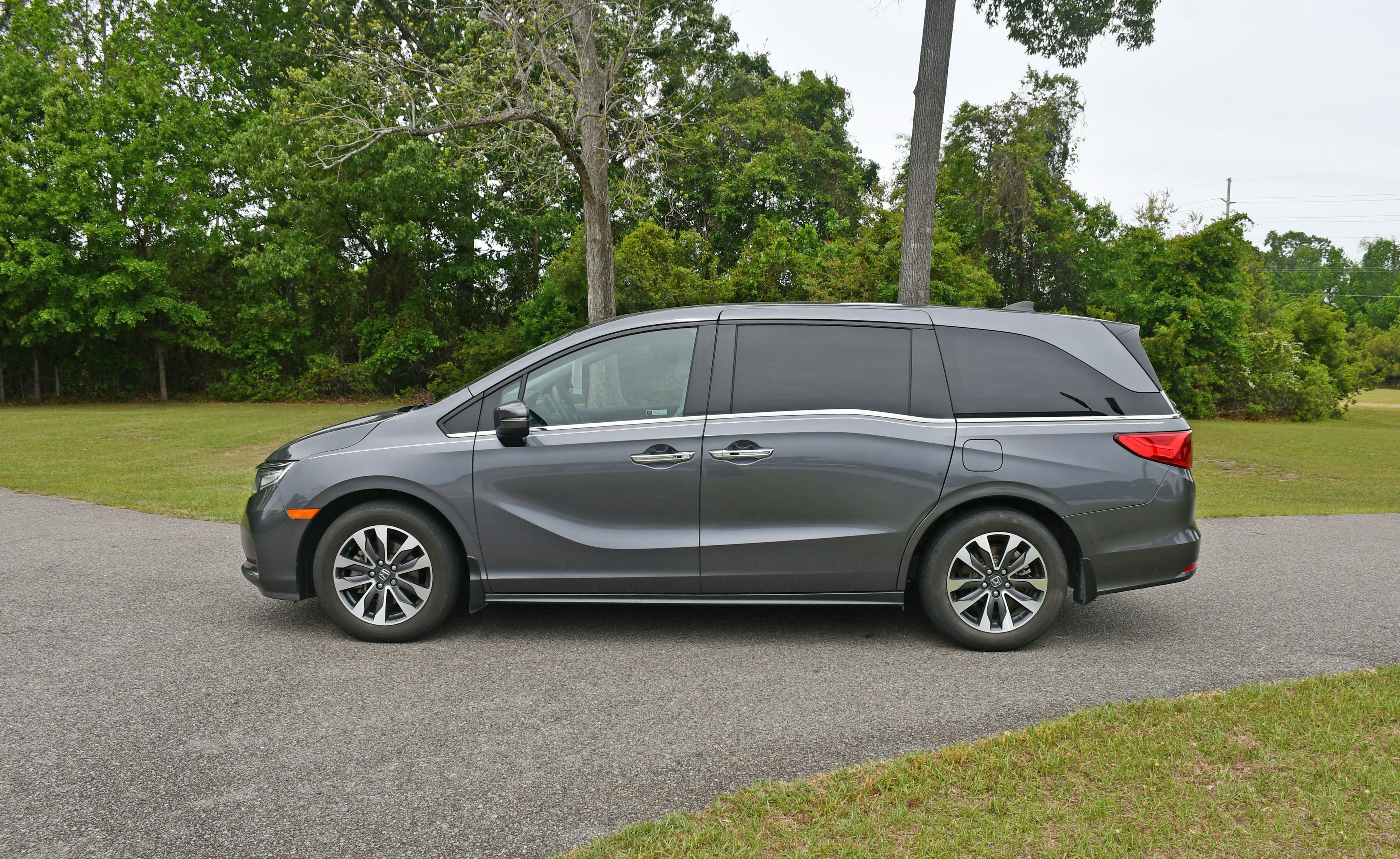 Used 2023 Honda Odyssey EX-L image 2