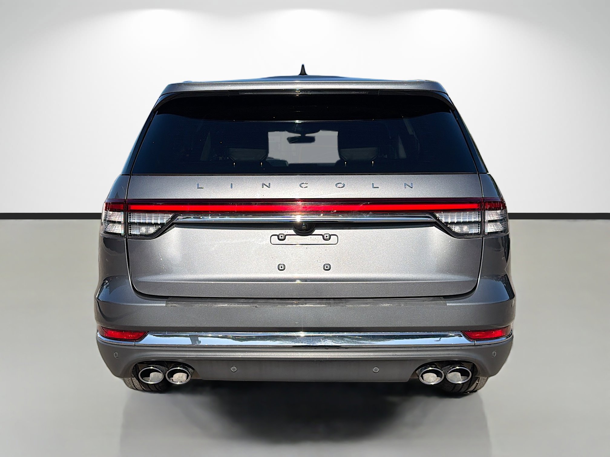 Used 2023 Lincoln Aviator Reserve AWD/4WD image 4