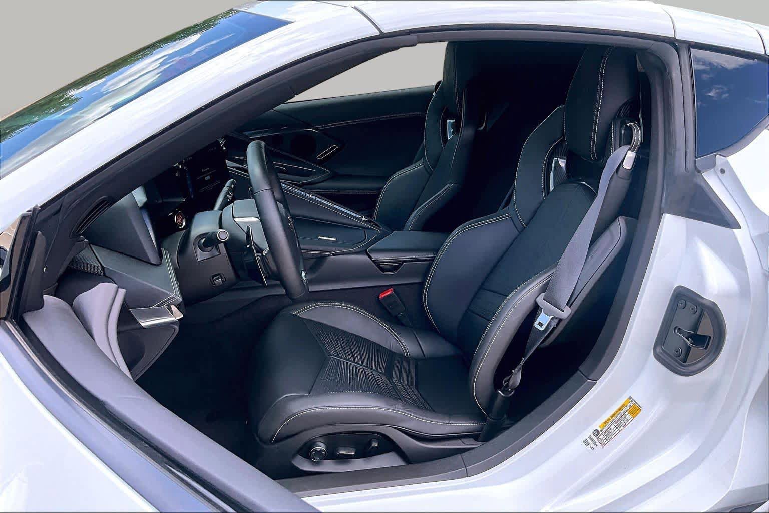 Used 2024 Chevrolet Corvette Z06 RWD image 7