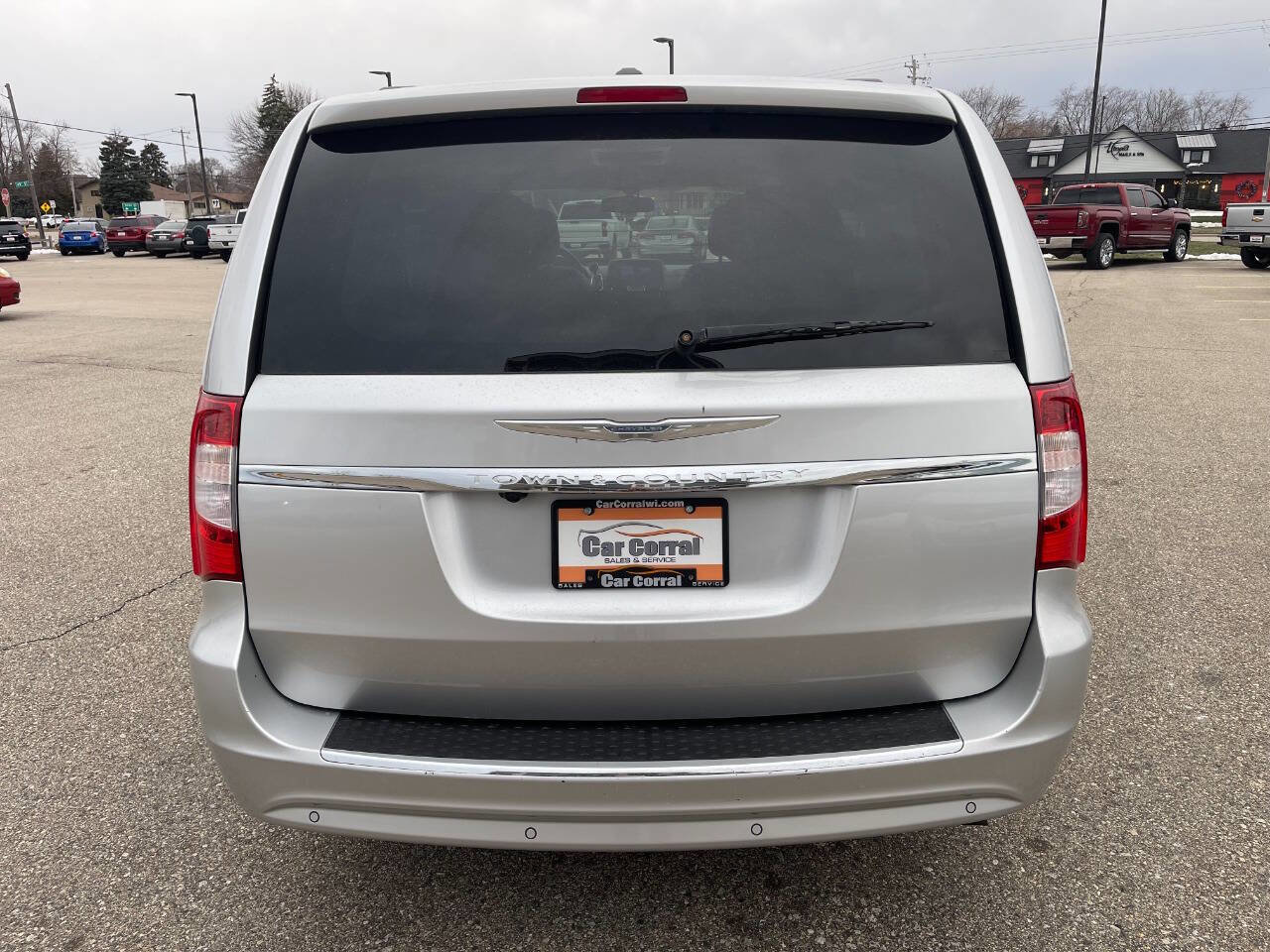 Used 2012 Chrysler Town & Country Touring-L w/ Entertainment Group #2 image 4