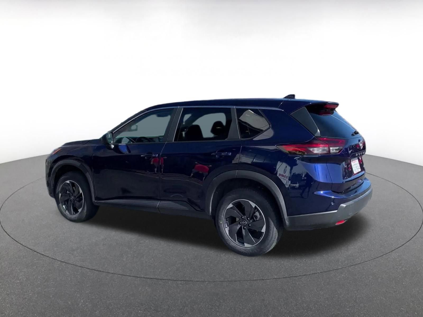 Used 2025 Nissan Rogue SV image 10