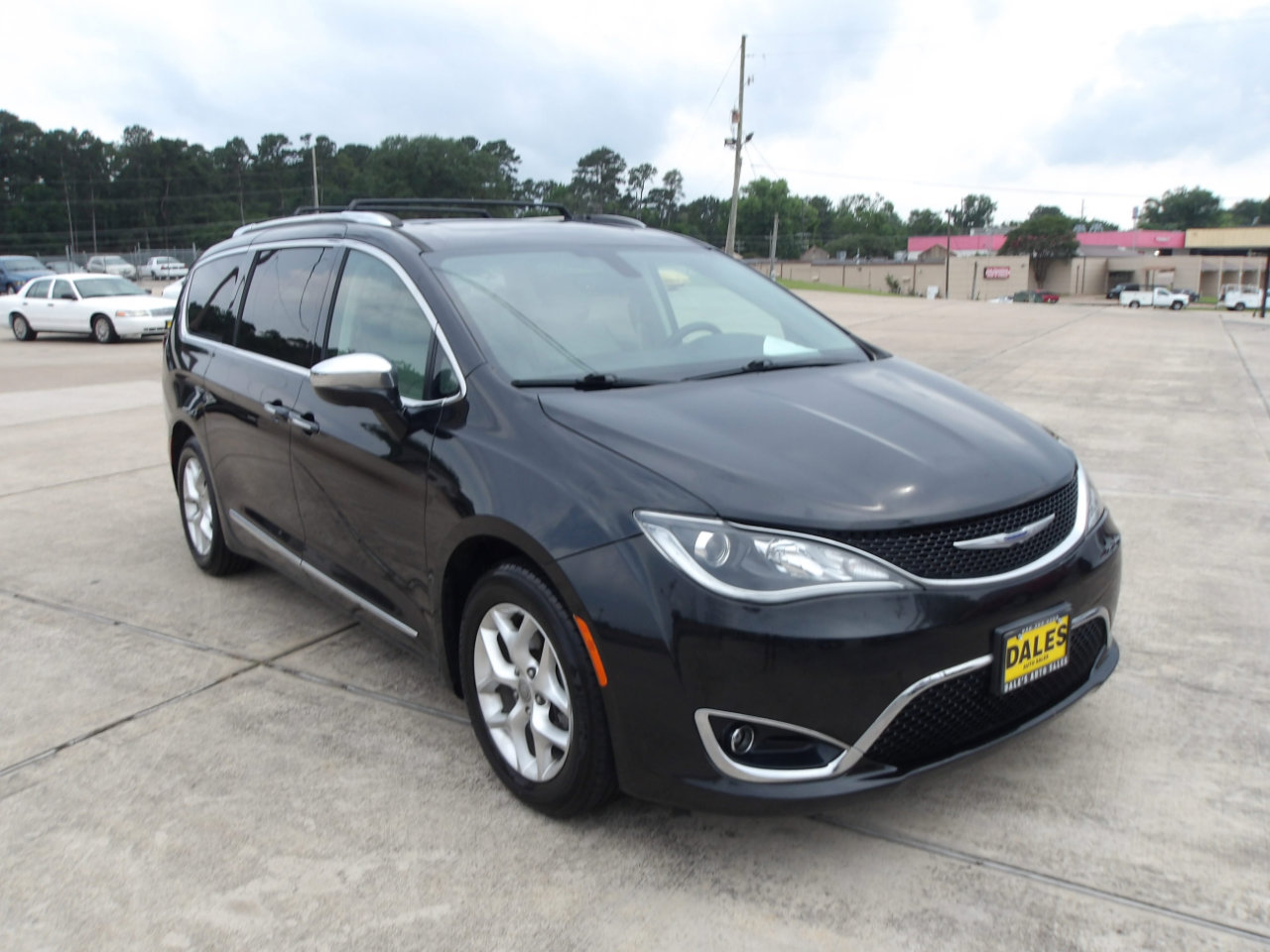 Used 2020 Chrysler Pacifica Limited image 4