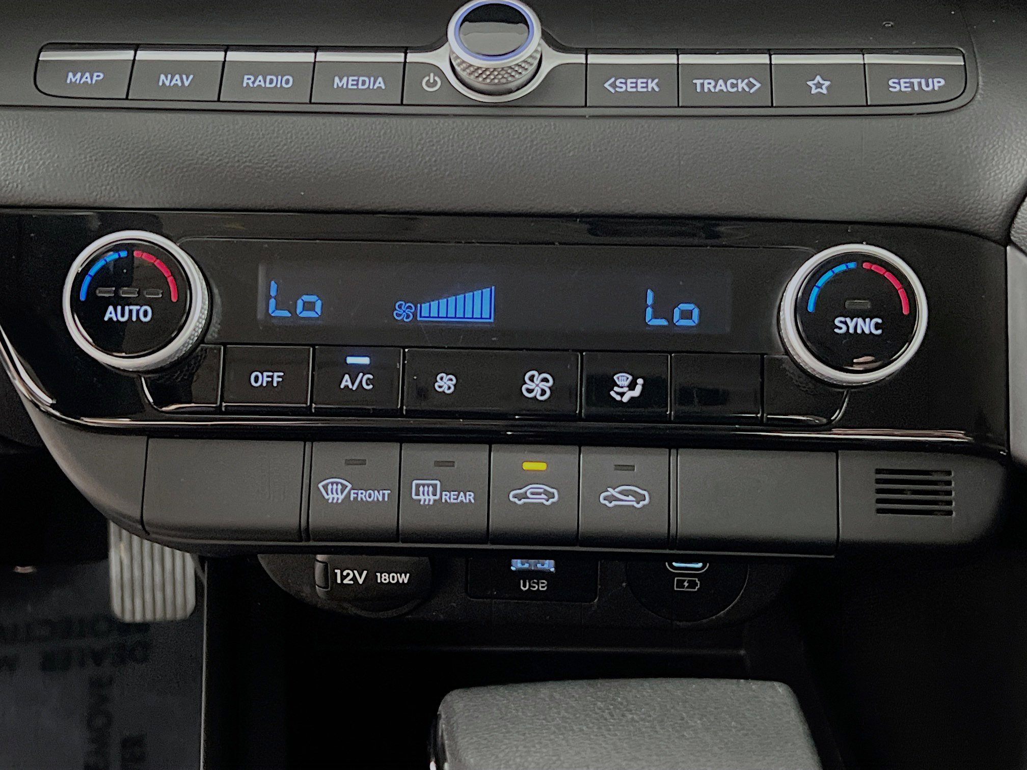 Used 2024 Hyundai Elantra SEL image 26