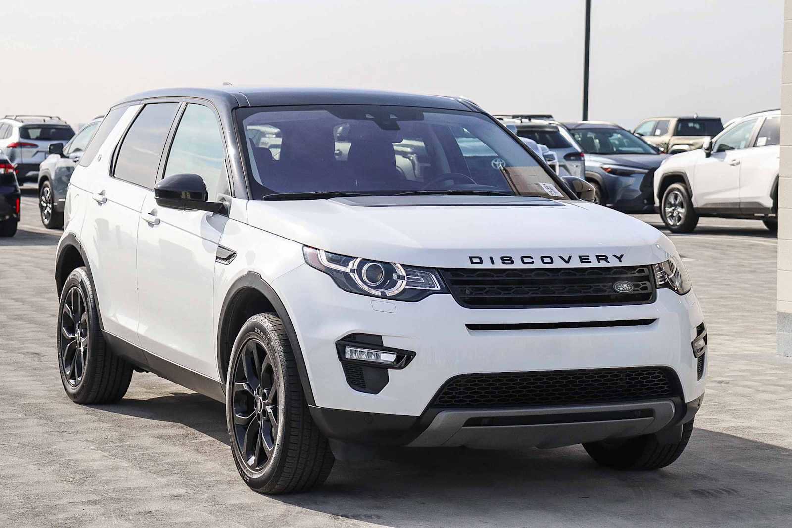 Used 2018 Land Rover Discovery Sport HSE image 3