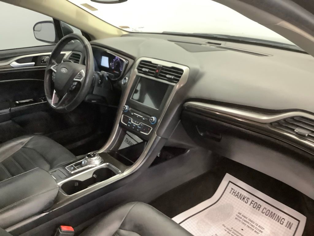 Used 2018 Ford Fusion SE w/ Fusion SE Technology Package image 27