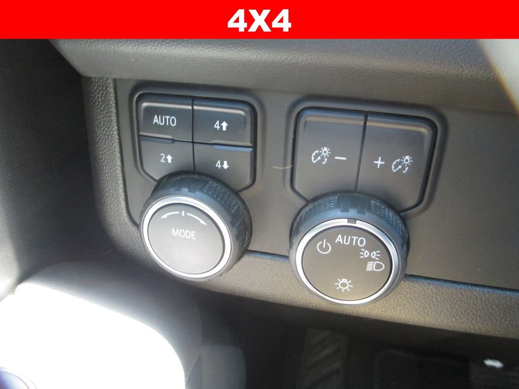Used 2022 Chevrolet Suburban High Country AWD/4WD image 31