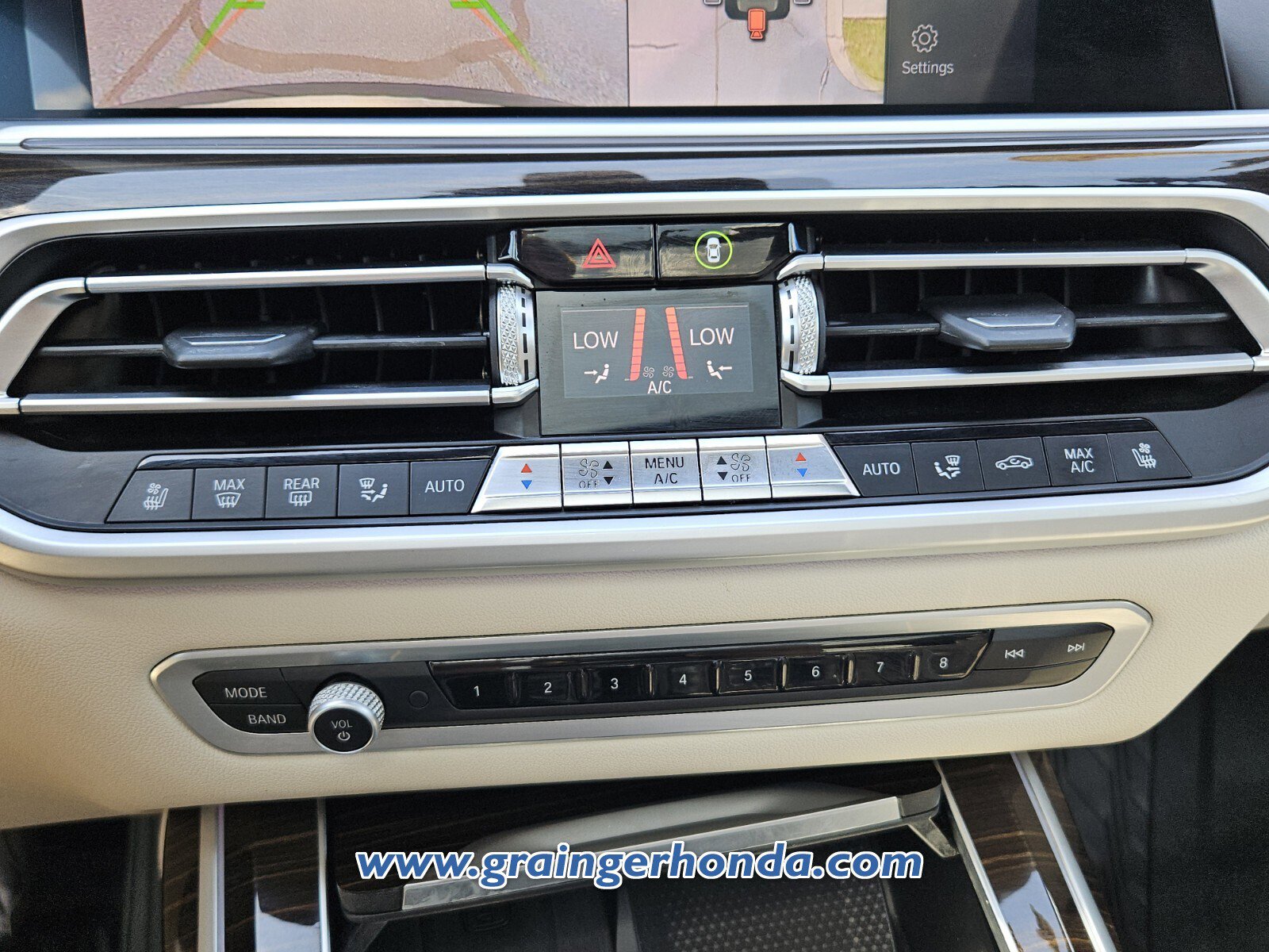 Used 2021 BMW X7 xDrive40i w/ Premium Package image 17