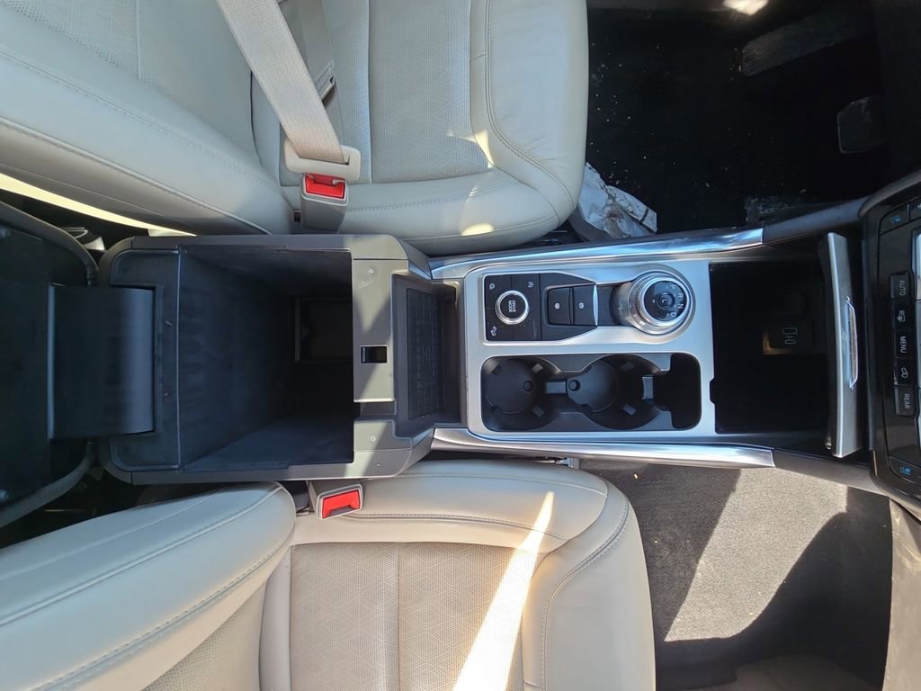 Used 2023 Ford Explorer Platinum w/ Premium Technology Package image 19