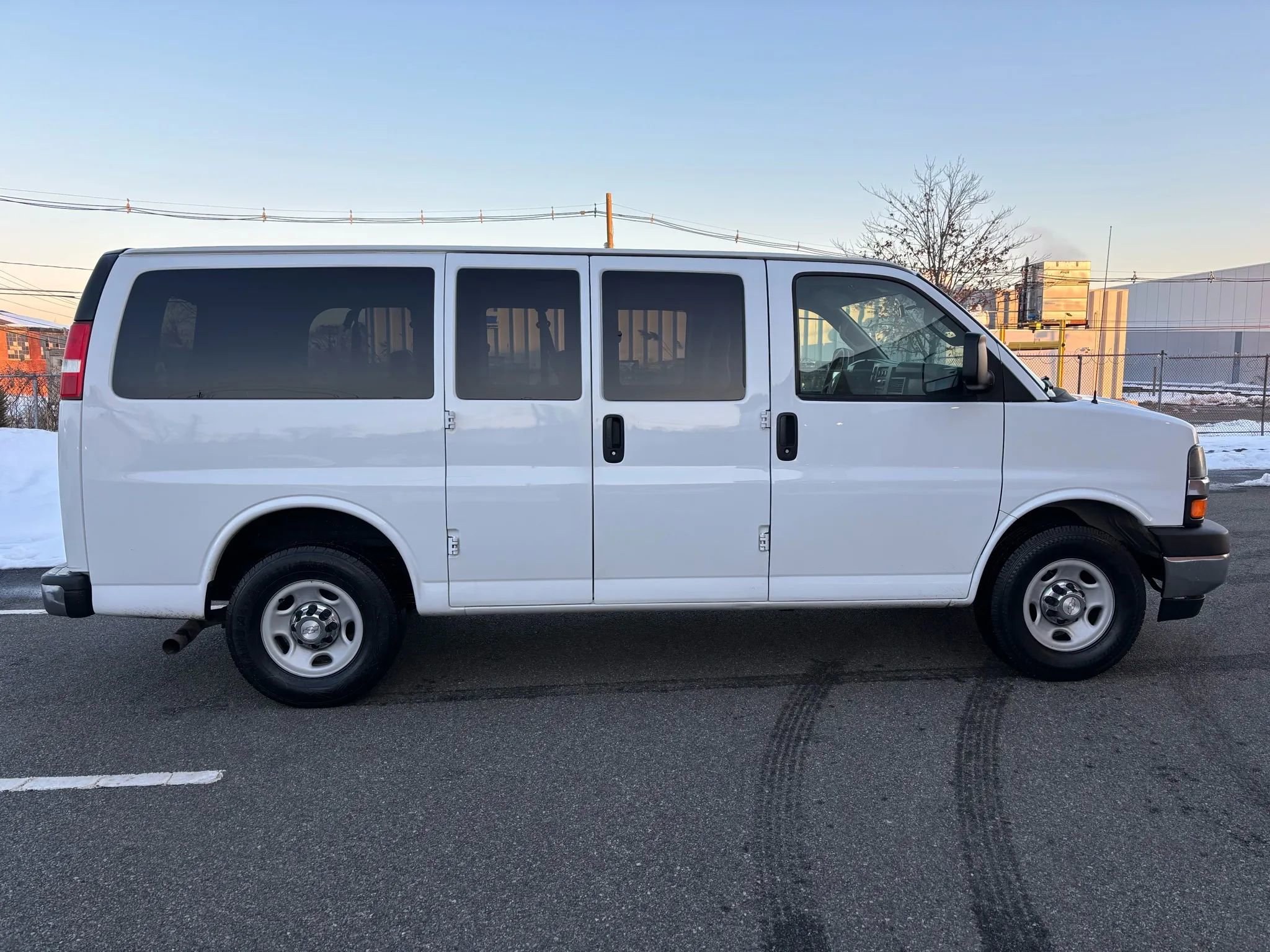 Used 2017 Chevrolet Express 2500 LT w/ LT Preferred Equipment Group image 11