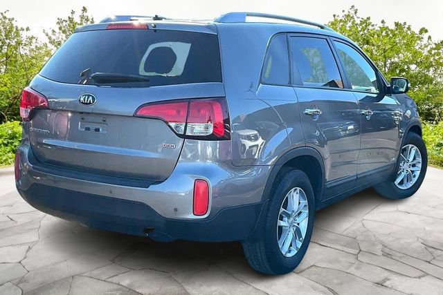 Used 2015 Kia Sorento LX image 2