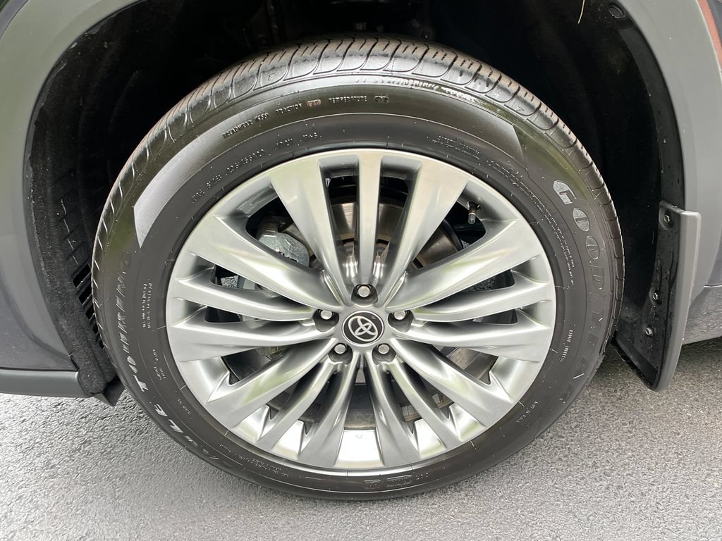 Used 2026 Toyota Highlander Platinum AWD/4WD image 26