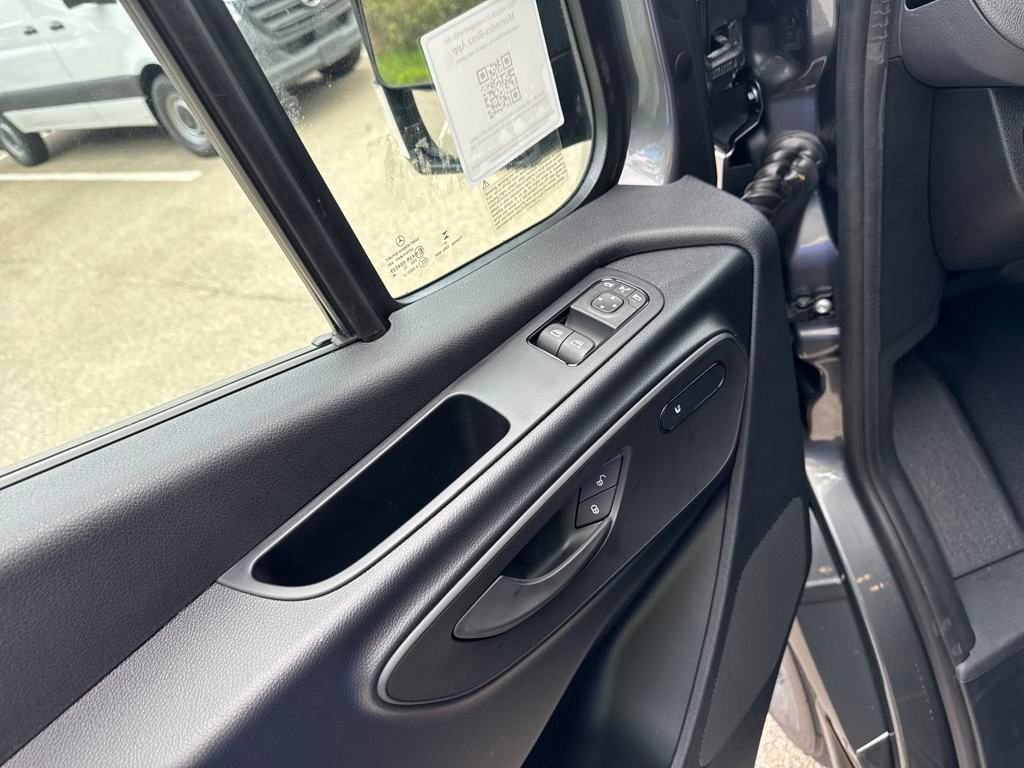 New 2025 Mercedes-Benz Sprinter 2500 image 11