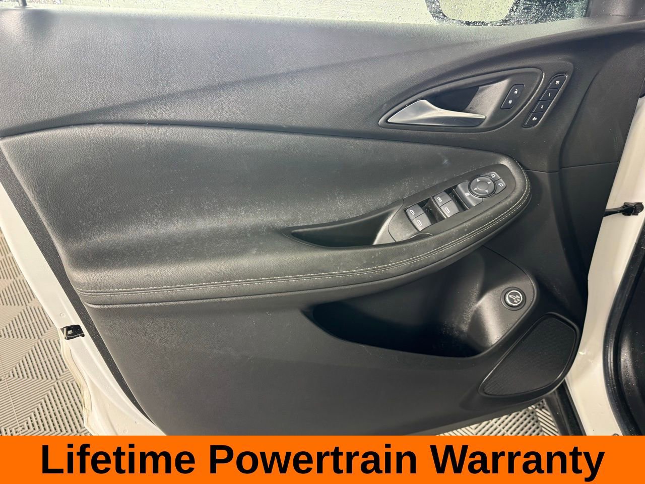 Used 2023 Buick Encore GX Essence w/ Experience Buick Package image 10