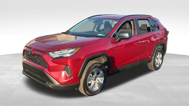 Used 2025 Toyota RAV4 LE AWD/4WD image 3