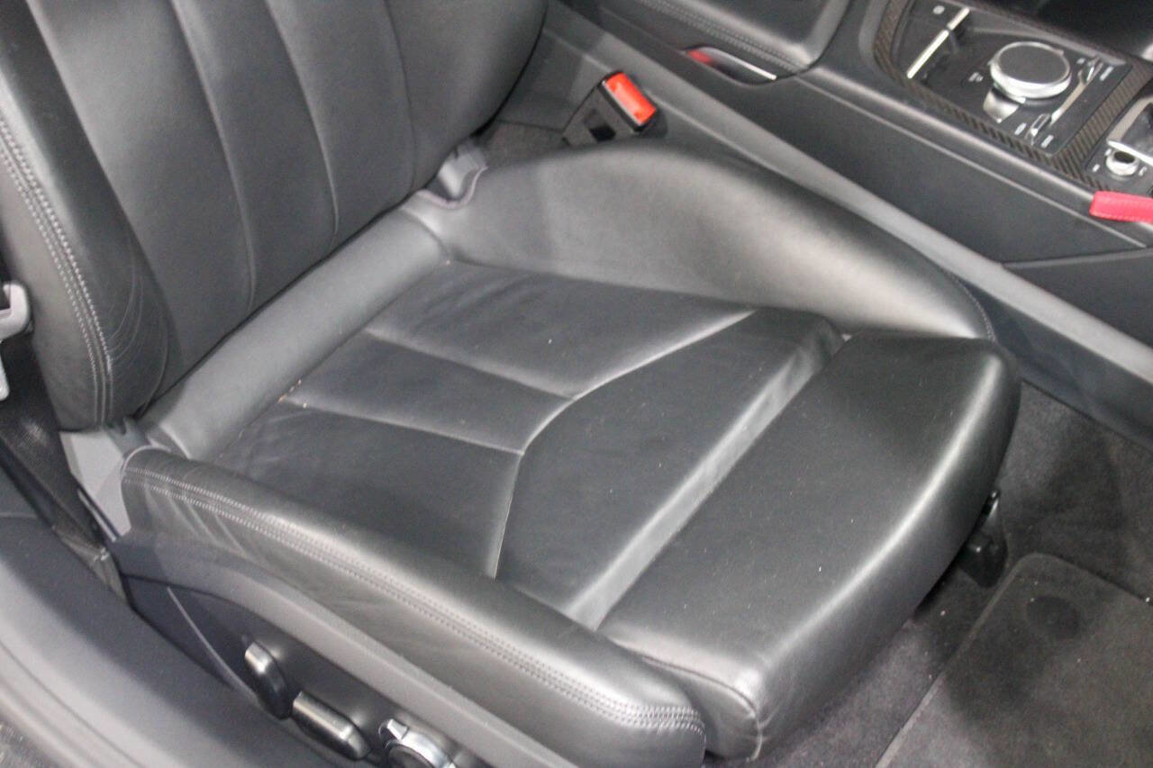 Used 2017 Audi R8 V10 w/ Carbon Exterior Package image 36