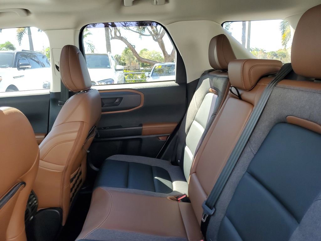 Used 2023 Ford Bronco Sport Outer Banks w/ Tech Package AWD/4WD image 12