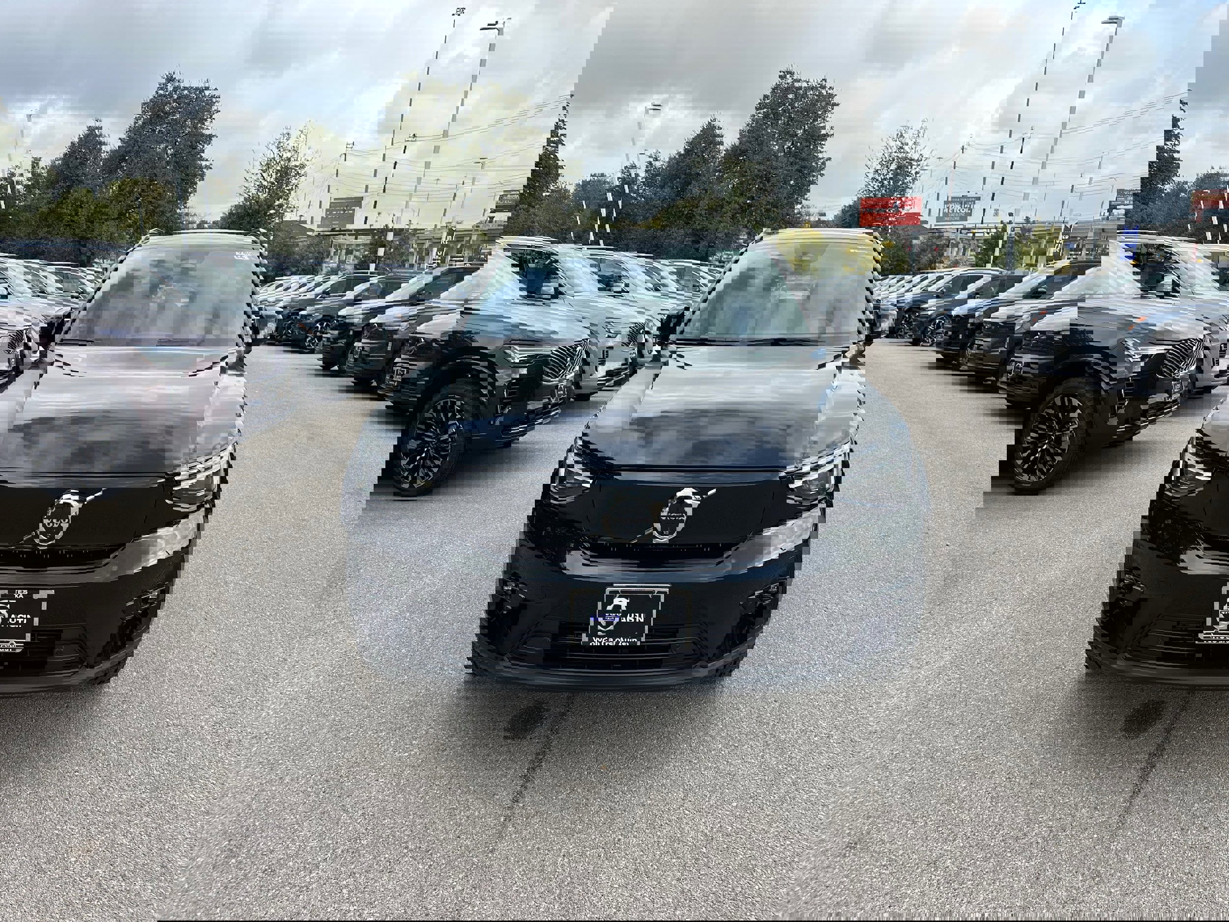 New 2026 Volvo EX40 Plus w/ Climate Package image 6