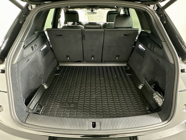 Used 2020 Audi Q5 2.0T Titanium Premium Plus AWD/4WD image 26