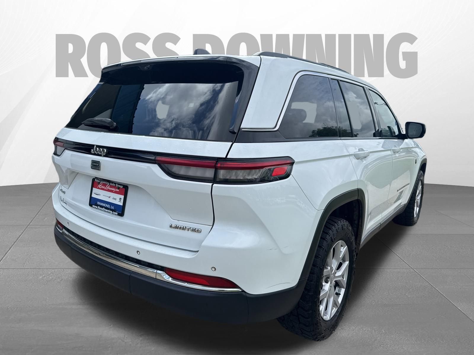 Used 2022 Jeep Grand Cherokee Limited w/ Luxury Tech Group II AWD/4WD image 5