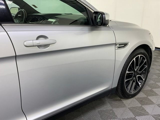 Used 2017 Ford Taurus Limited AWD/4WD image 7