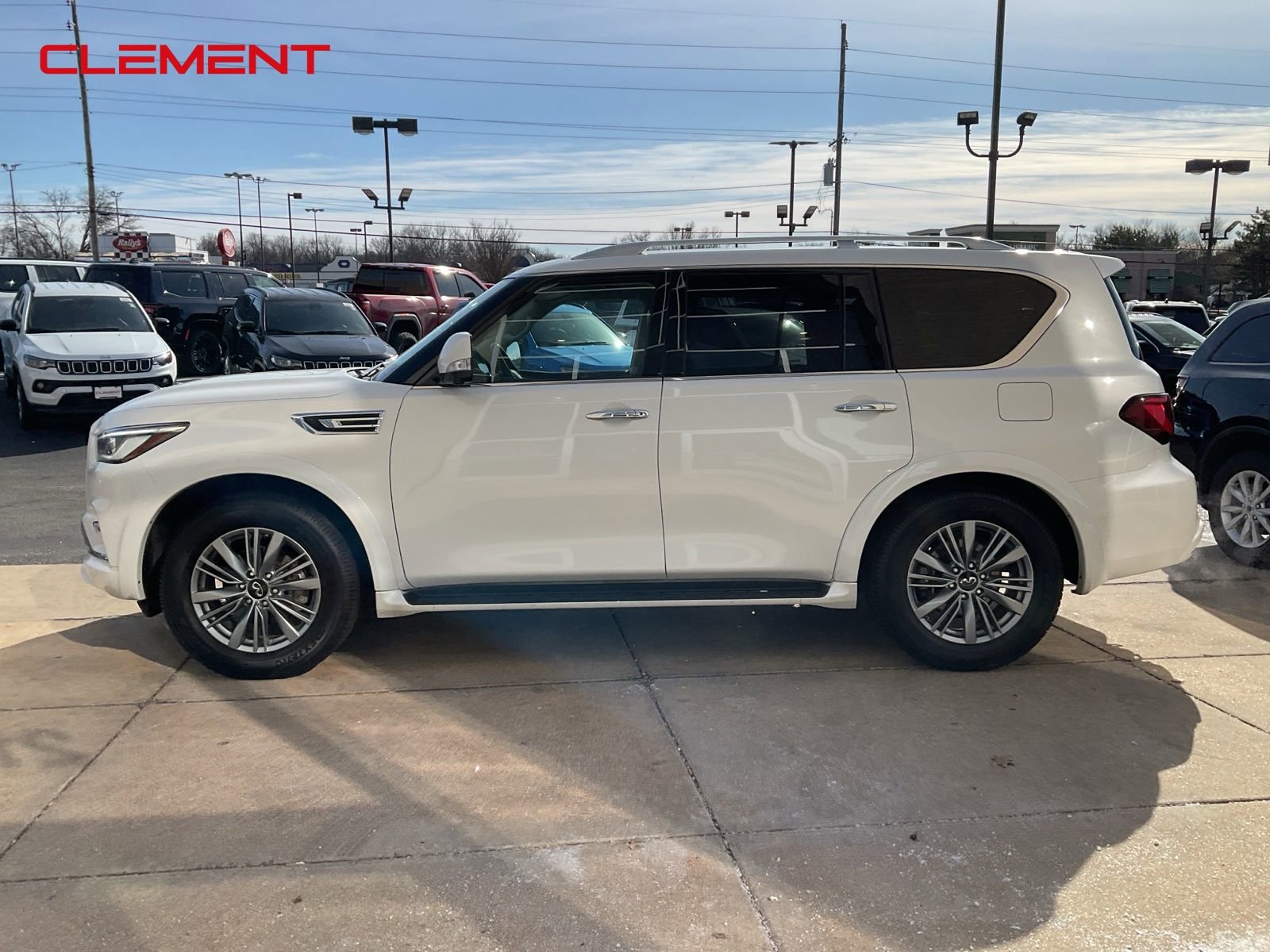 Used 2024 INFINITI QX80 Luxe image 2
