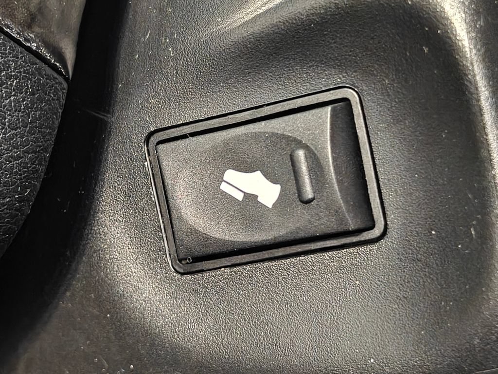 Used 2012 Dodge Grand Caravan SXT FWD image 11