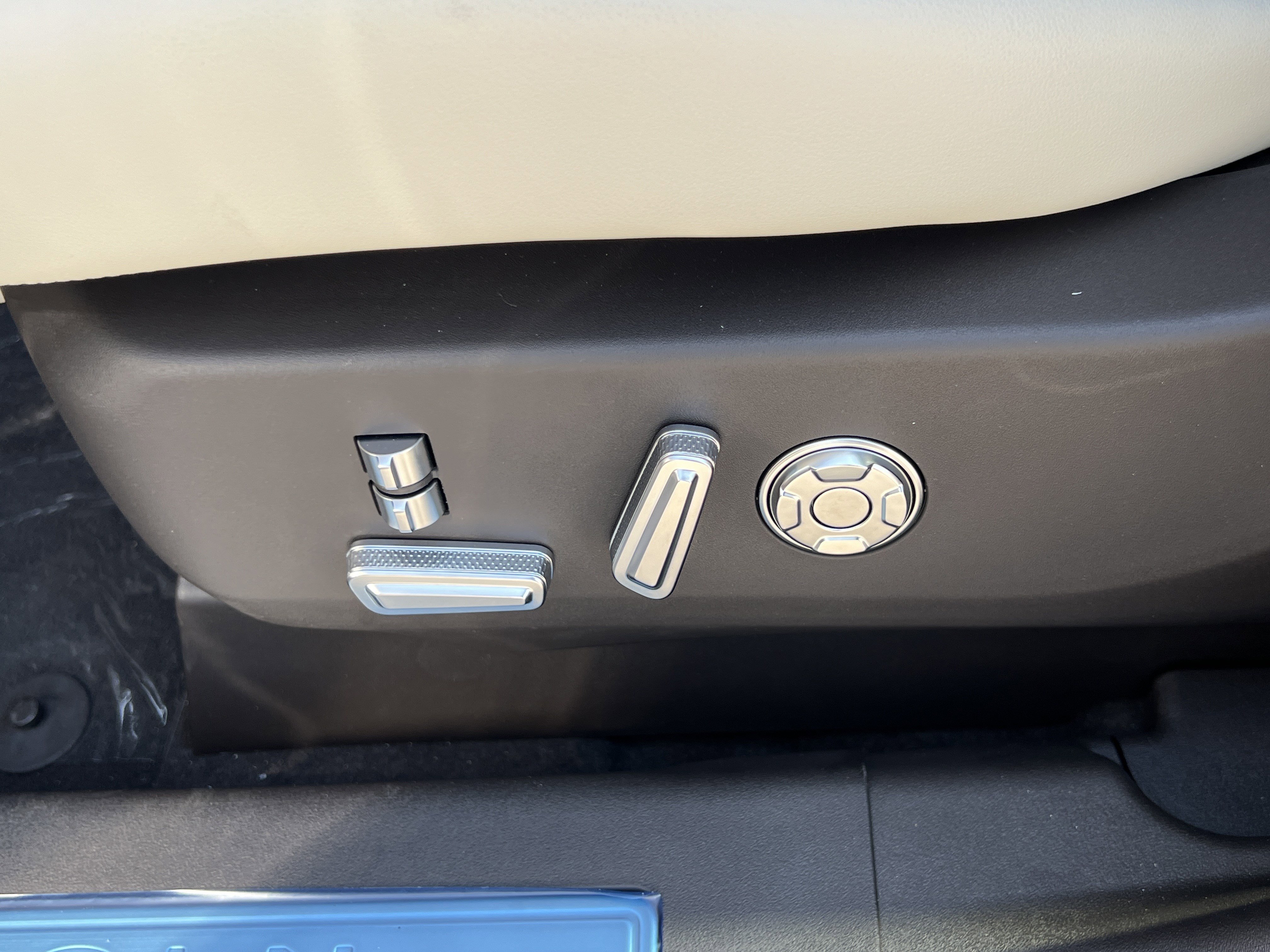 New 2025 Lincoln Nautilus Black Label image 26