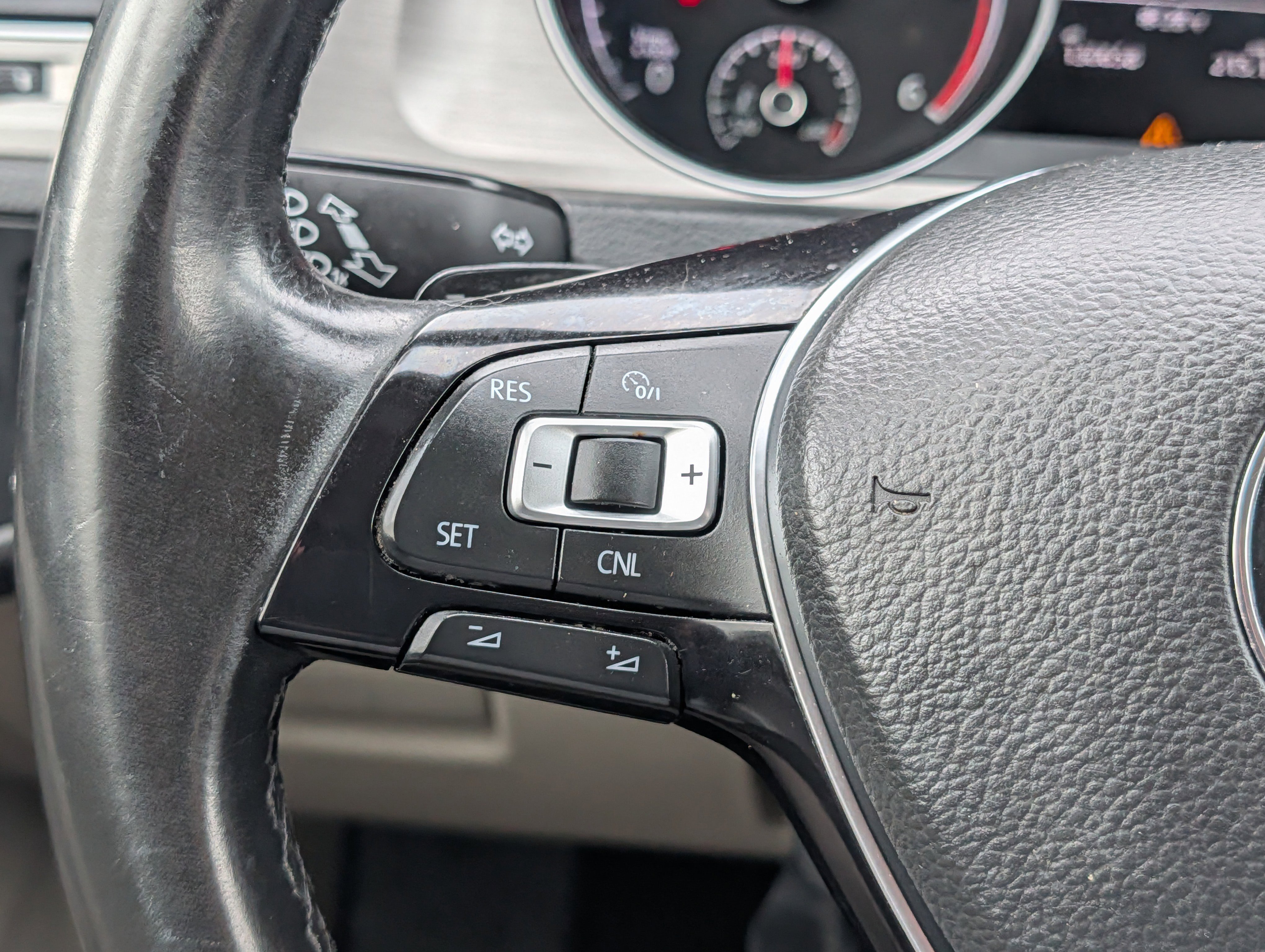 Used 2015 Volkswagen Golf TDI S image 27