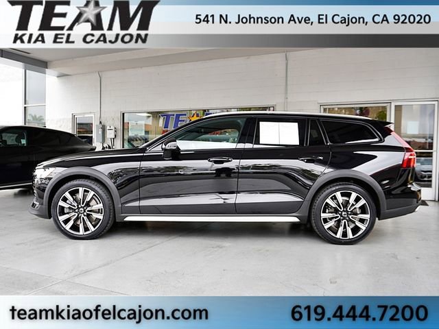 Used 2020 Volvo V60 T5 Cross Country image 6