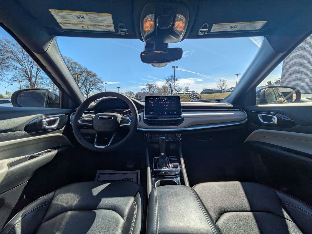 Used 2025 Jeep Compass Limited AWD/4WD image 24
