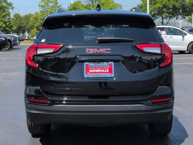 Used 2024 GMC Terrain SLT w/ Tech Package FWD image 6