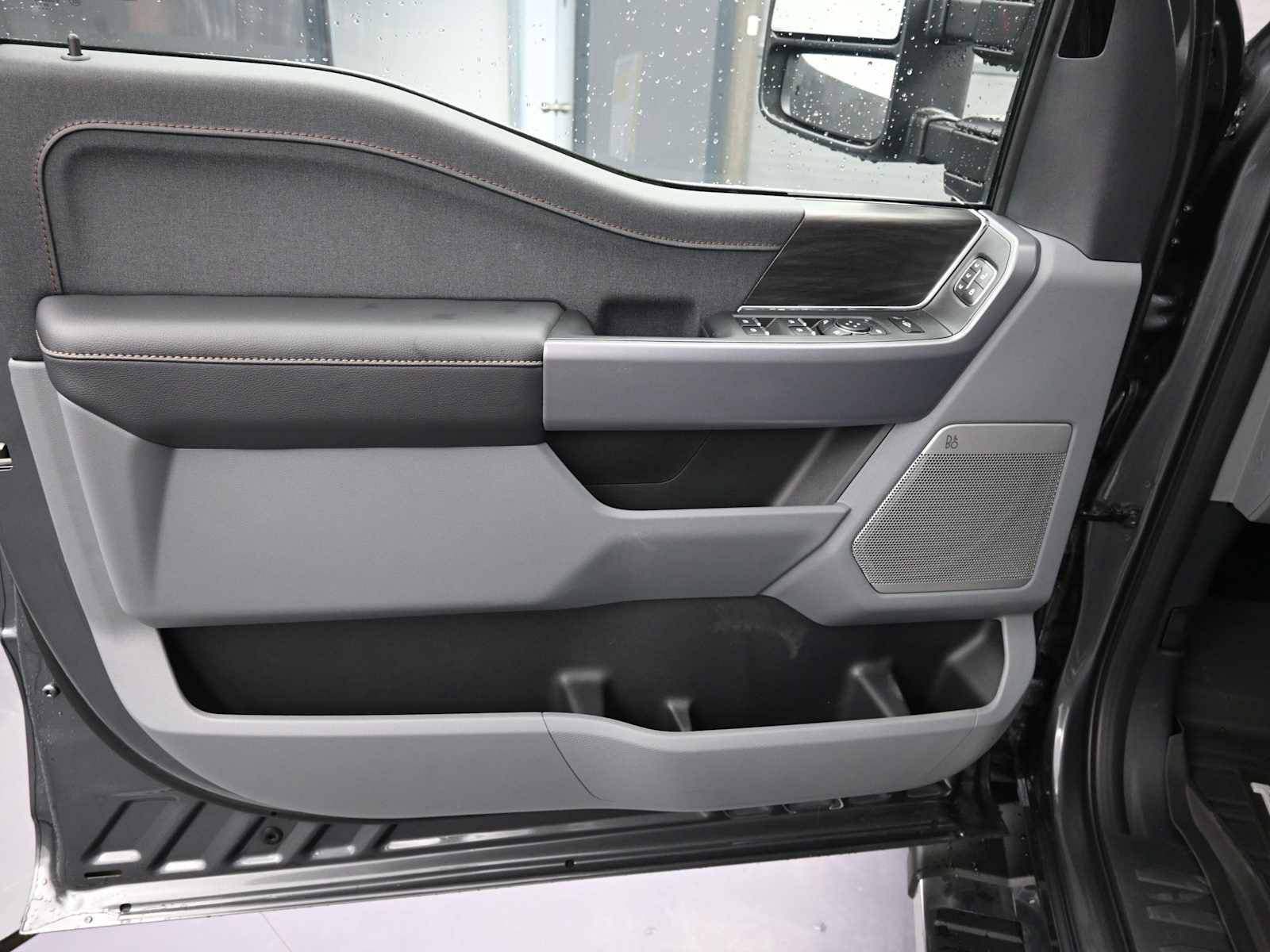 New 2025 Ford F150 Lariat w/ Equipment Group 502A High image 26