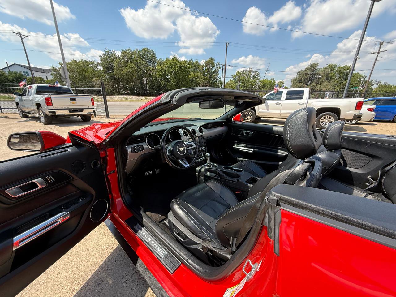 Used 2020 Ford Mustang Premium image 10