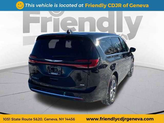 New 2026 Chrysler Pacifica Select image 5