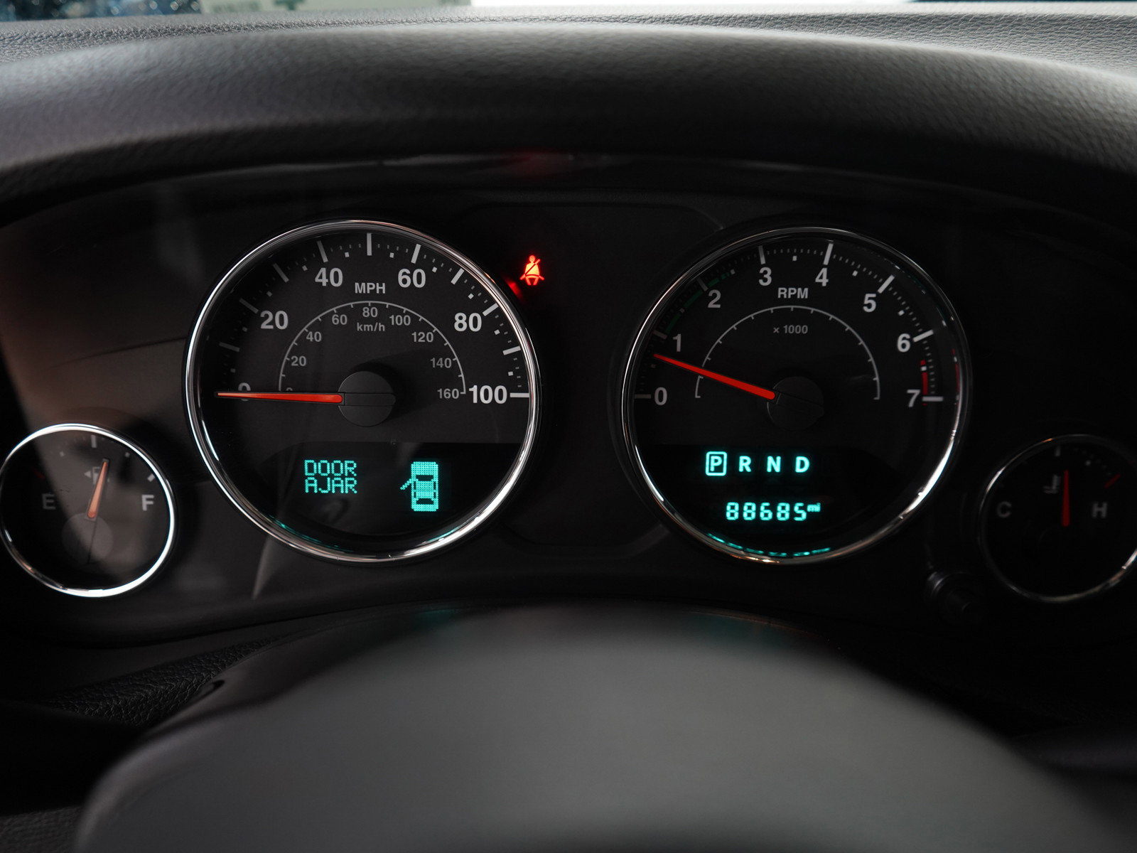 Used 2014 Jeep Wrangler Unlimited Sahara w/ Connectivity Group image 25