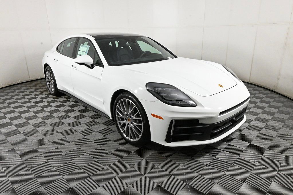 Used 2025 Porsche Panamera RWD image 28