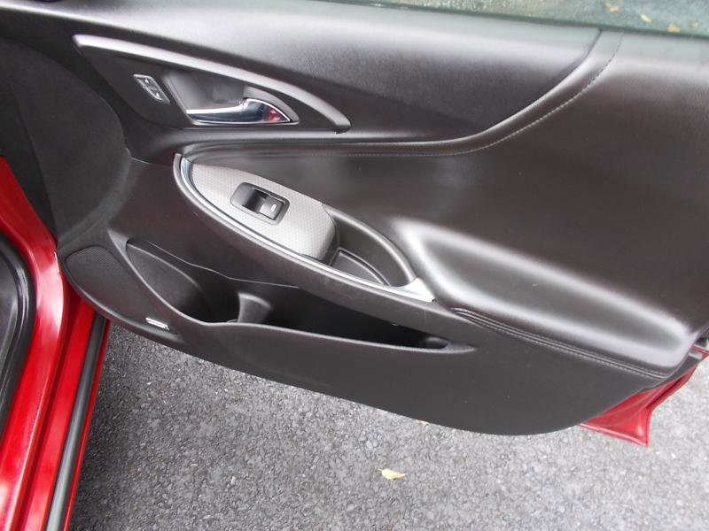 Used 2017 Chevrolet Malibu LT w/ Leather Package image 22