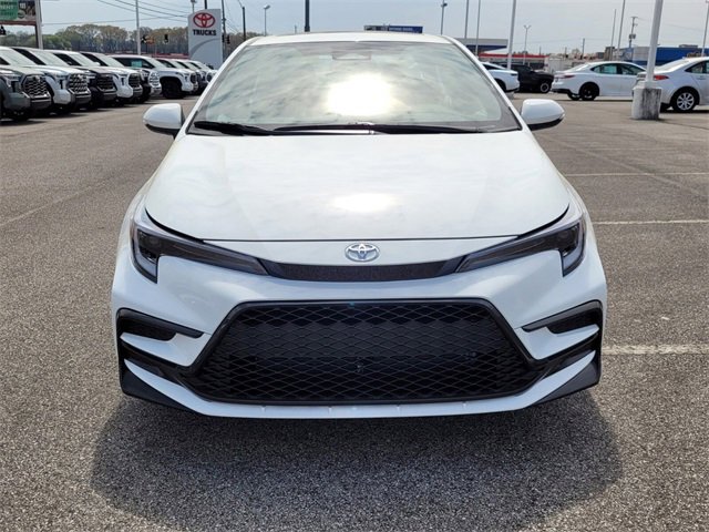 Used 2025 Toyota Corolla SE image 2