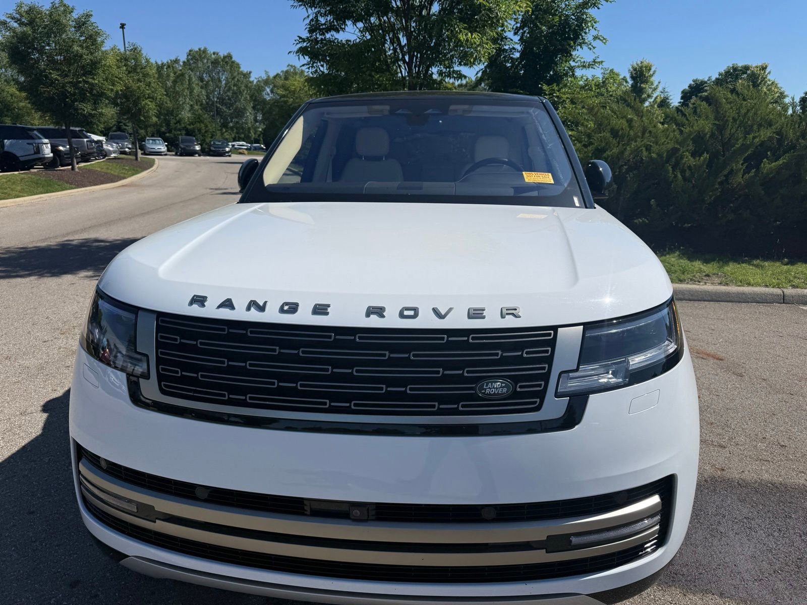Used 2023 Land Rover Range Rover SE AWD/4WD image 2