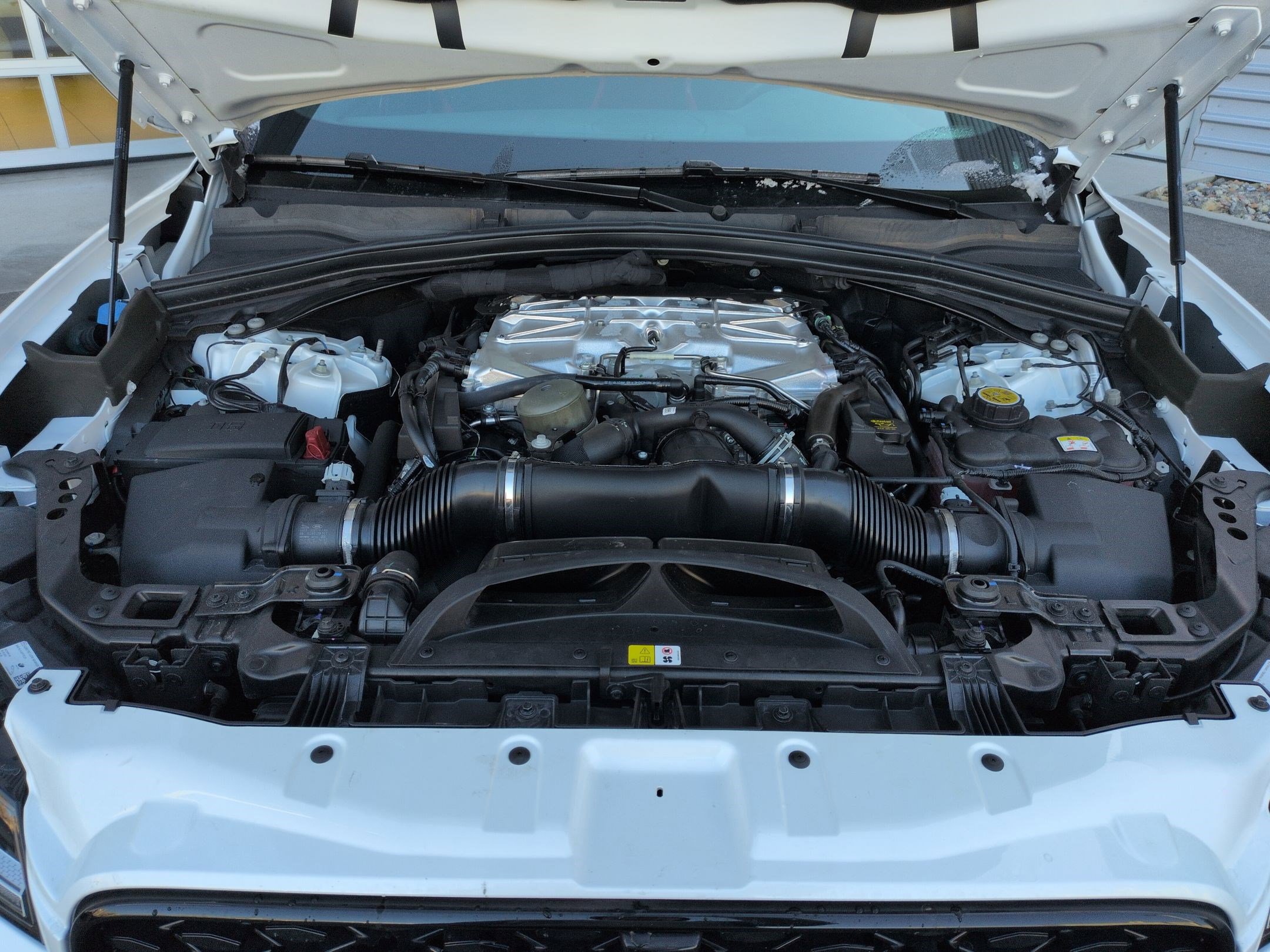 Used 2024 Jaguar F-PACE SVR image 34