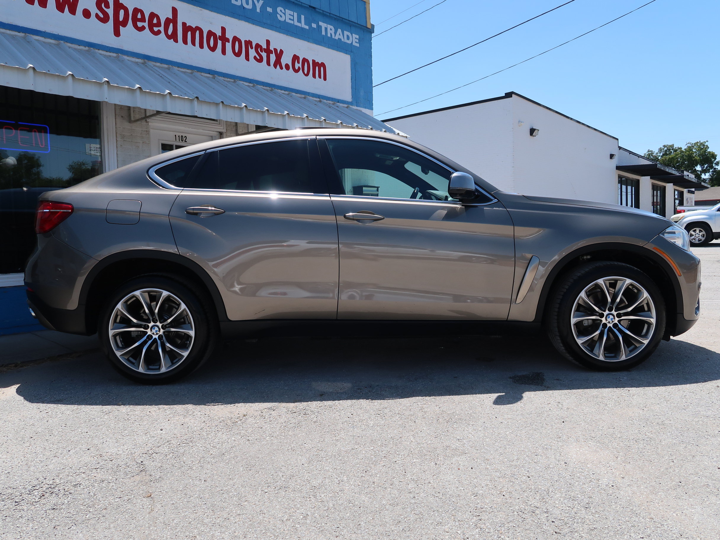 Used 2017 BMW X6 xDrive35i AWD/4WD image 4