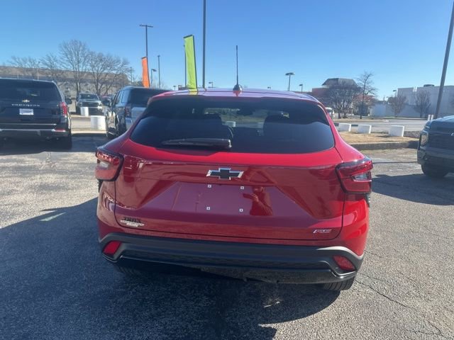 New 2026 Chevrolet Trax RS w/ Sunroof Package FWD image 4