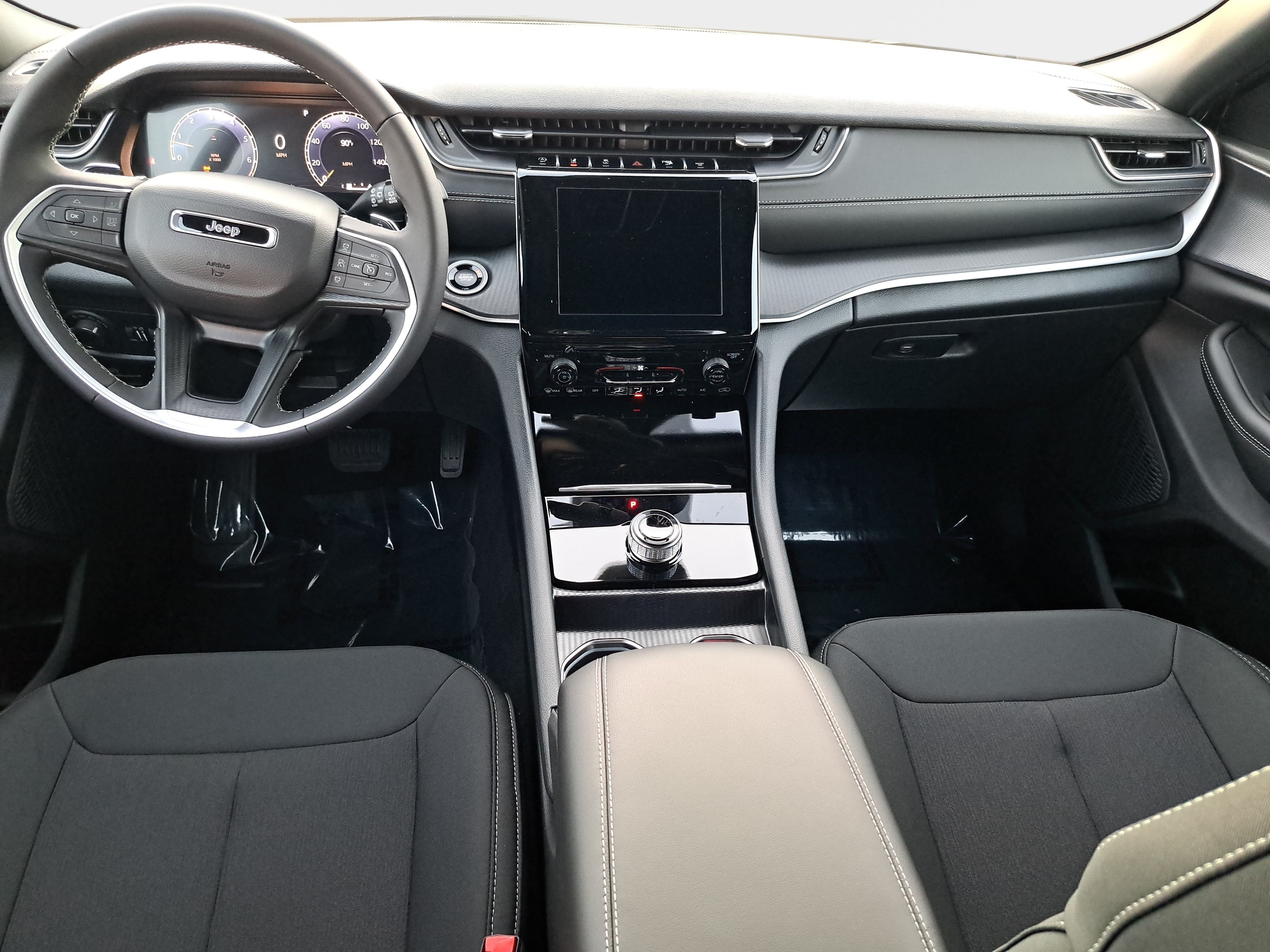 New 2026 Jeep Grand Cherokee Laredo AWD/4WD image 9