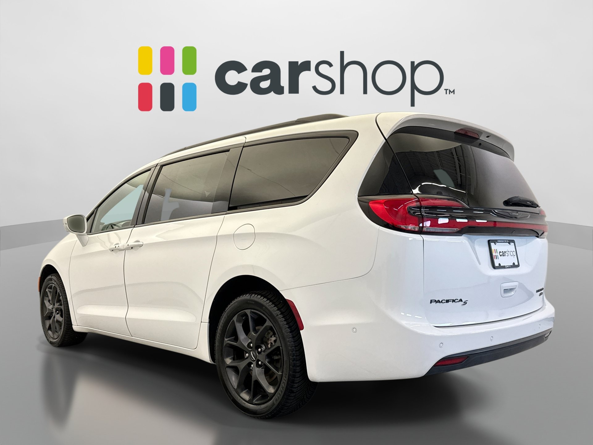 Used 2022 Chrysler Pacifica Limited w/ Uconnect Theater Family Group AWD/4WD image 3