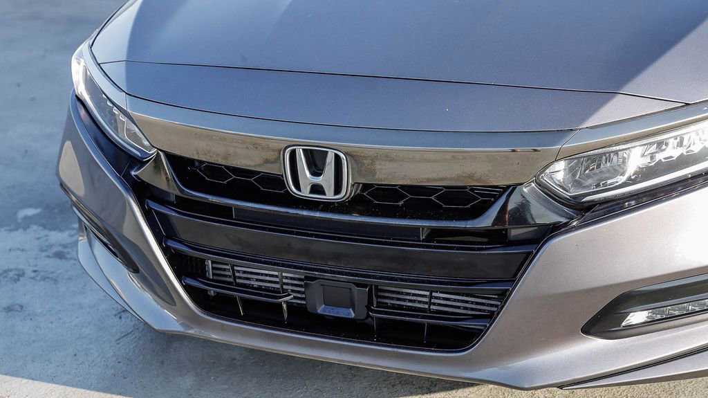 Used 2018 Honda Accord Sport image 6