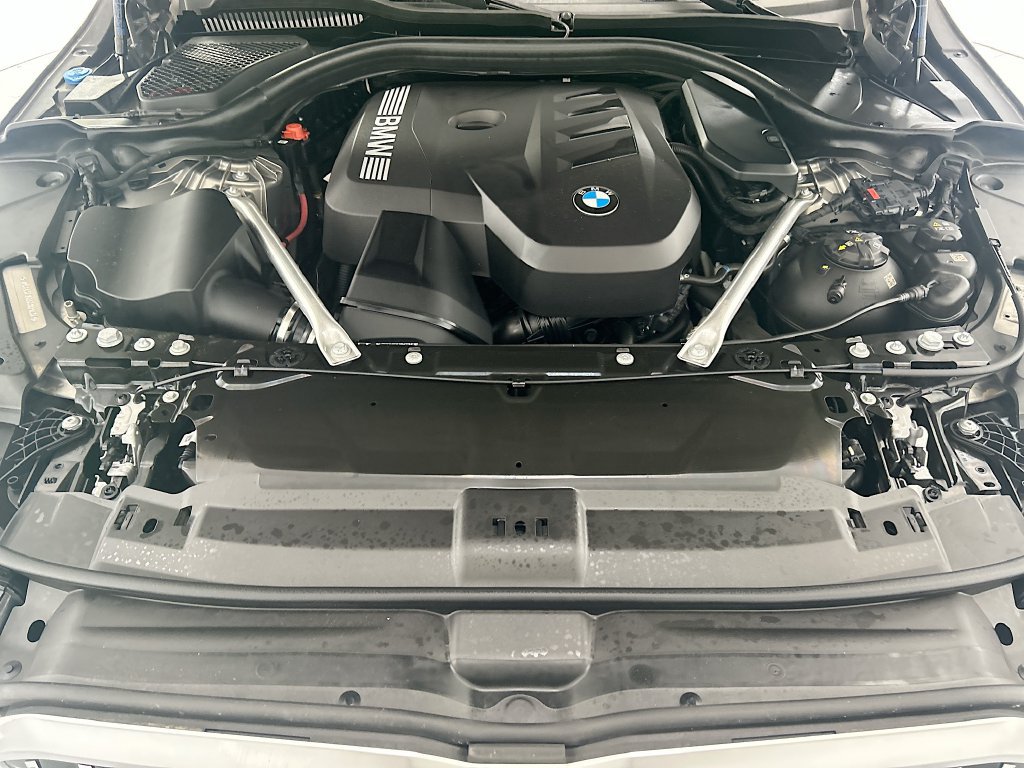 Used 2025 BMW 530i w/ Premium Package RWD image 29