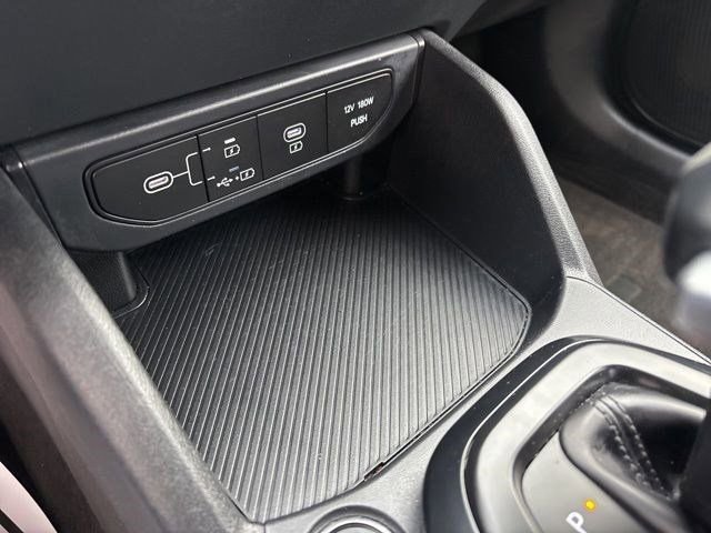 Used 2025 Kia K4 LXS image 24