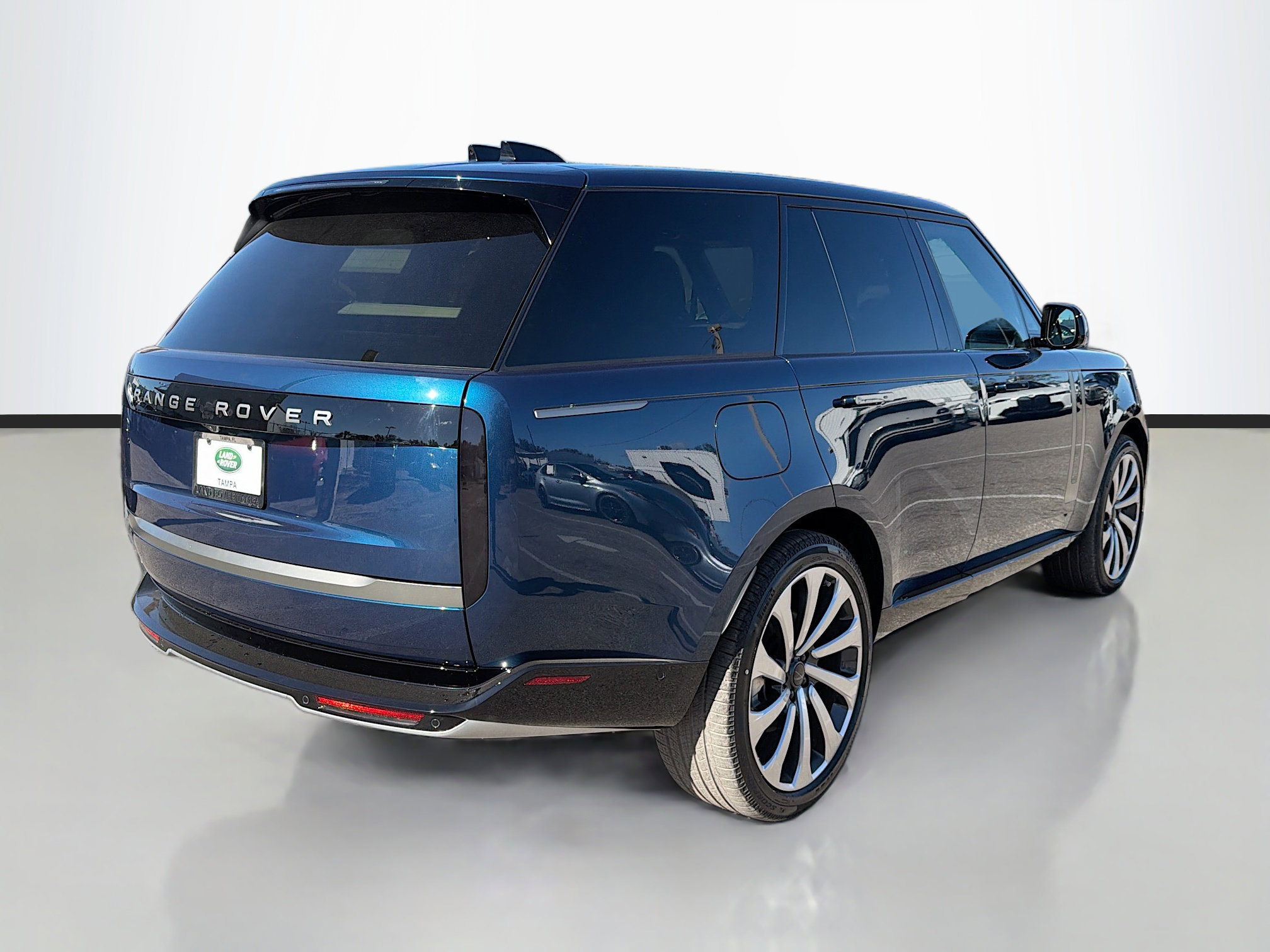 New 2026 Land Rover Range Rover SE image 5