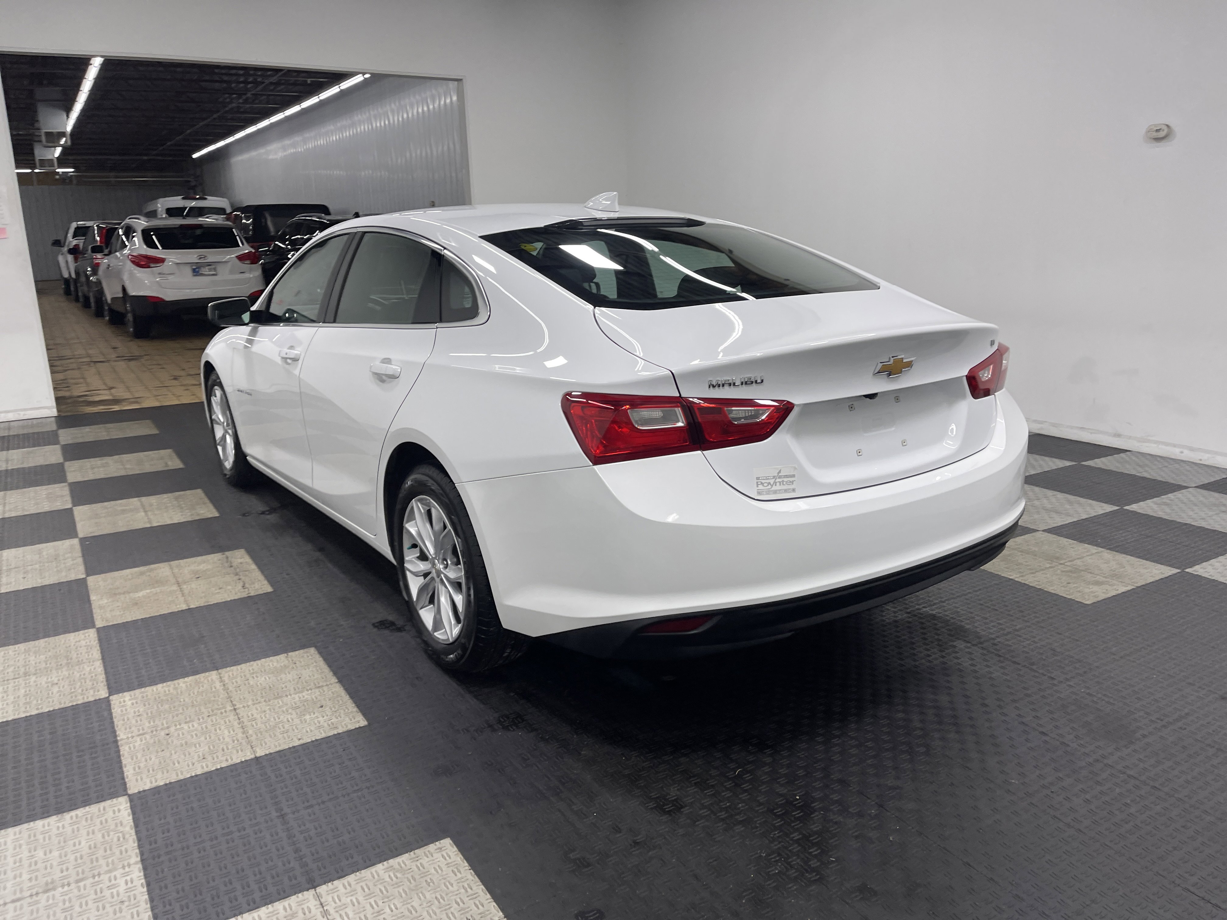 Used 2023 Chevrolet Malibu LT image 2