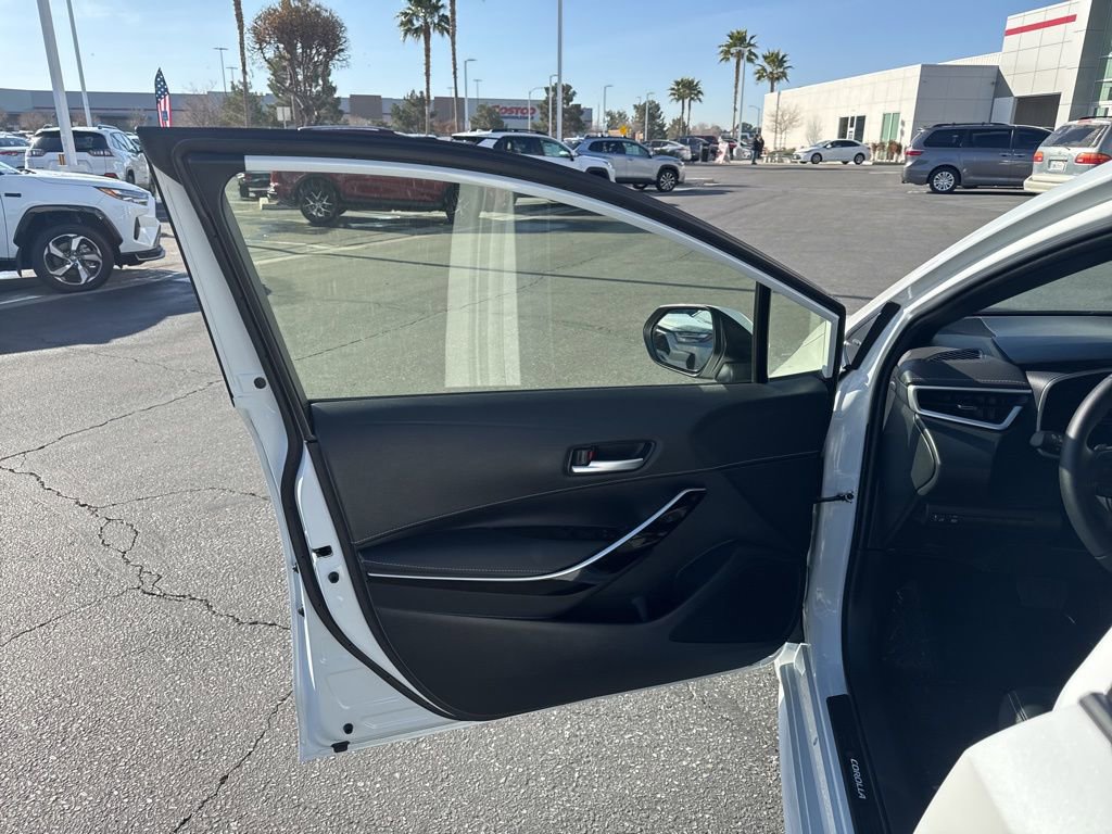 Used 2025 Toyota Corolla XSE image 12